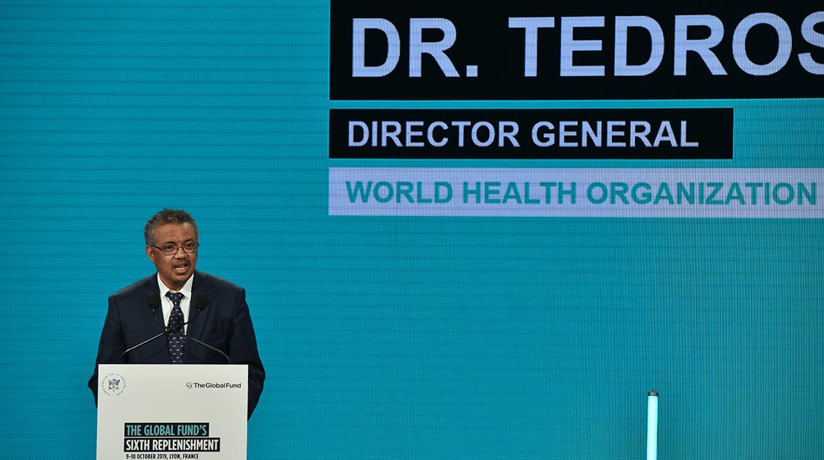 Tedros Adhanom Ghebreyesus, Directeur général de l’Organisation mondiale de la Santé, prend la parole à la sixième Conférence de reconstitution des ressources du Fonds mondial à Lyon, en France, le 10 octobre 2019.