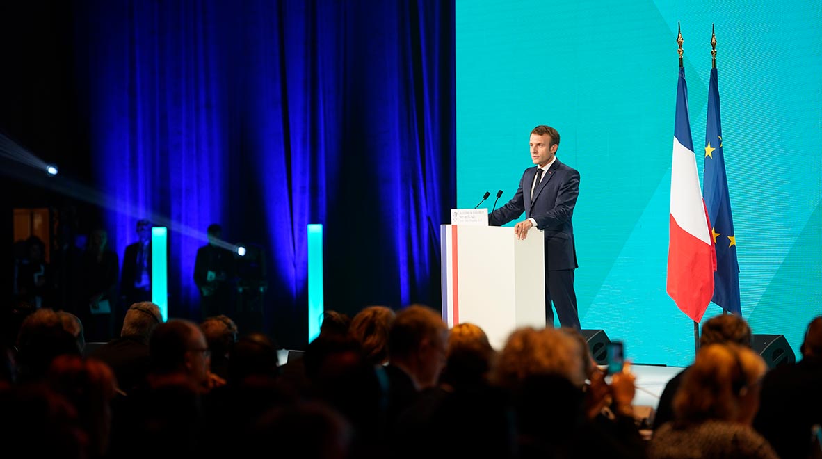 Le Président français Emmanuel Macron prend la parole à la sixième Conférence de reconstitution des ressources du Fonds mondial à Lyon, en France, le 10 octobre 2019.