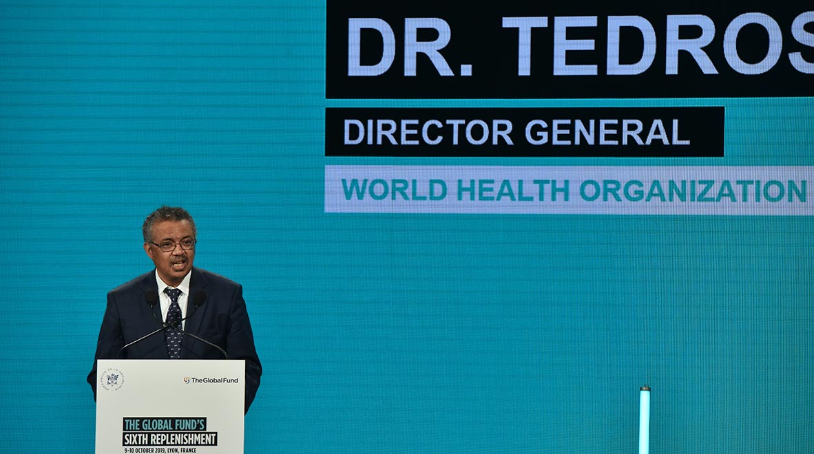Tedros Adhanom Ghebreyesus, Directeur général de l’Organisation mondiale de la Santé, prend la parole à la sixième Conférence de reconstitution des ressources du Fonds mondial à Lyon, en France, le 10 octobre 2019.