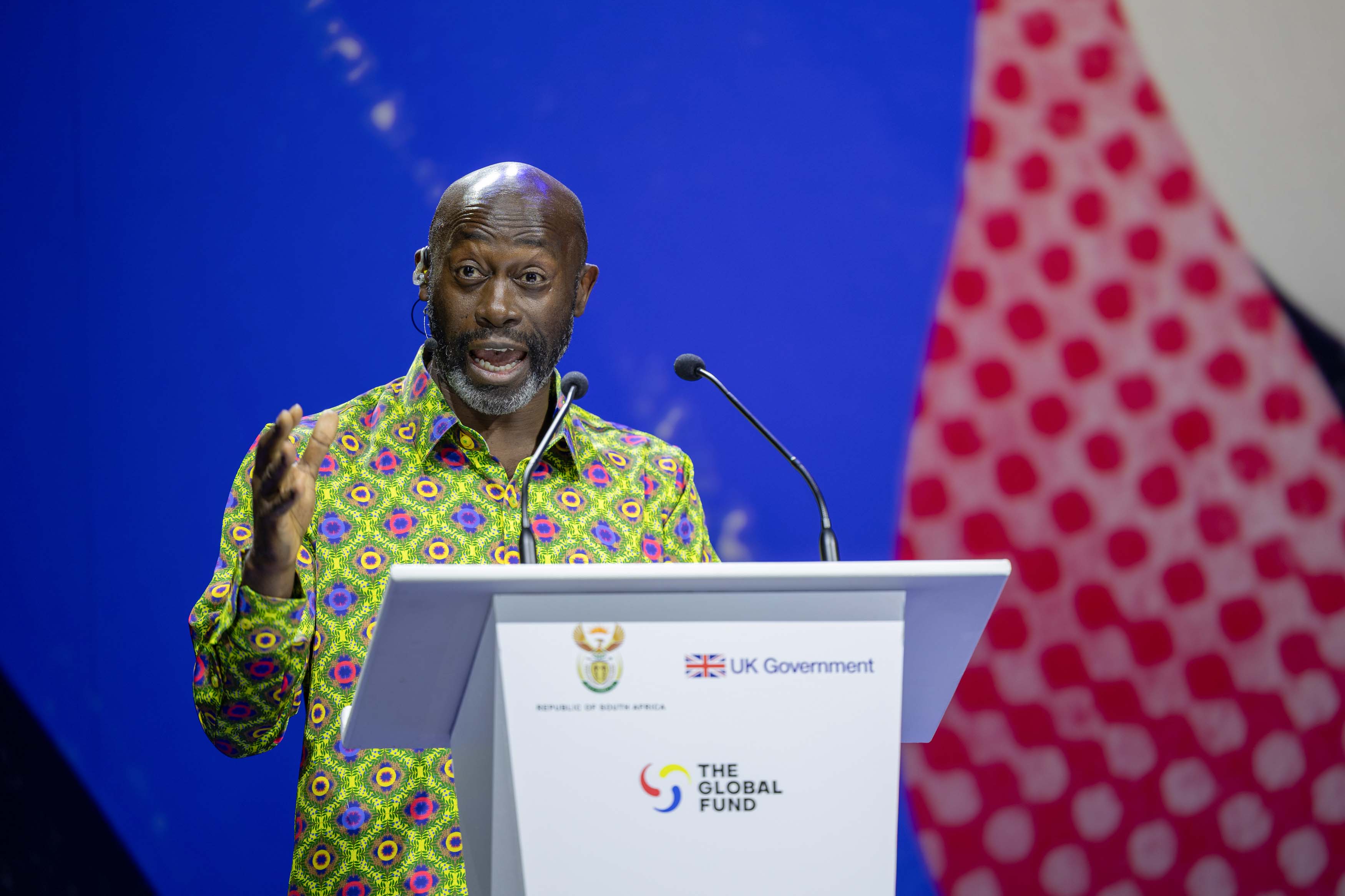 Co-moderator Henry Bonsu at the Global Fund’s Eighth Replenishment Summit in Johannesburg, South Africa, on 21 November 2025.